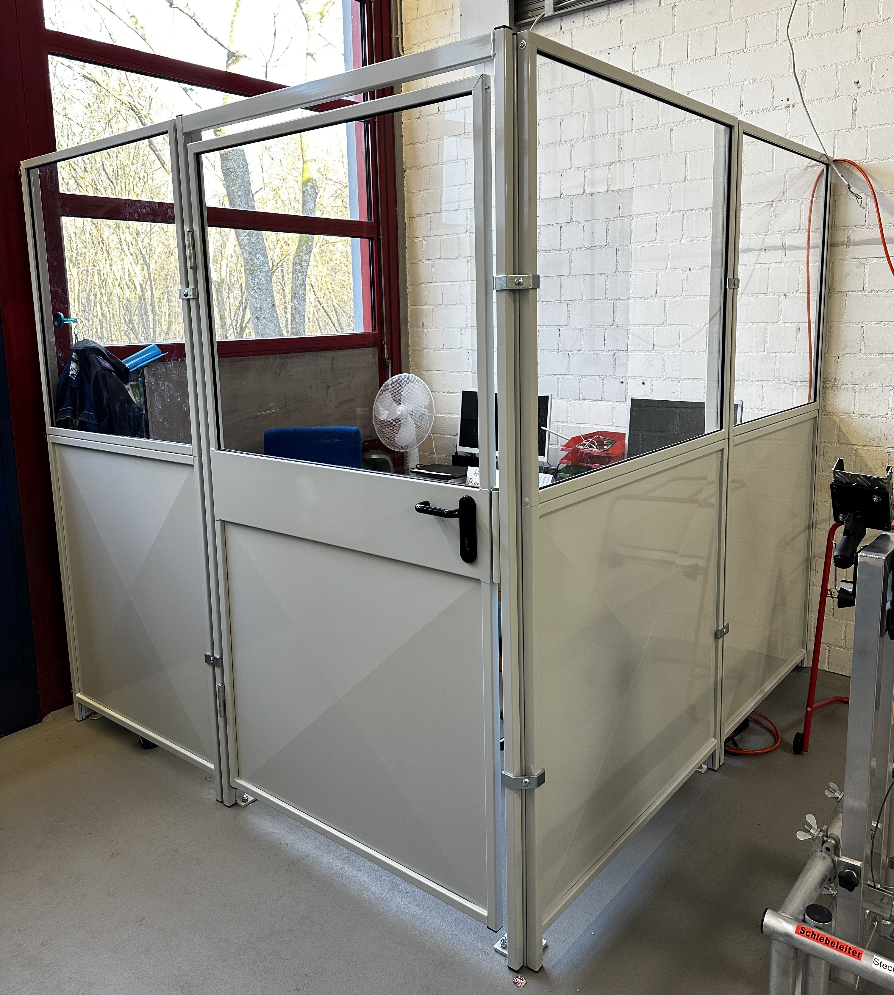 Wandelement, Acrylglas/Blech-Kombination (System 9200)