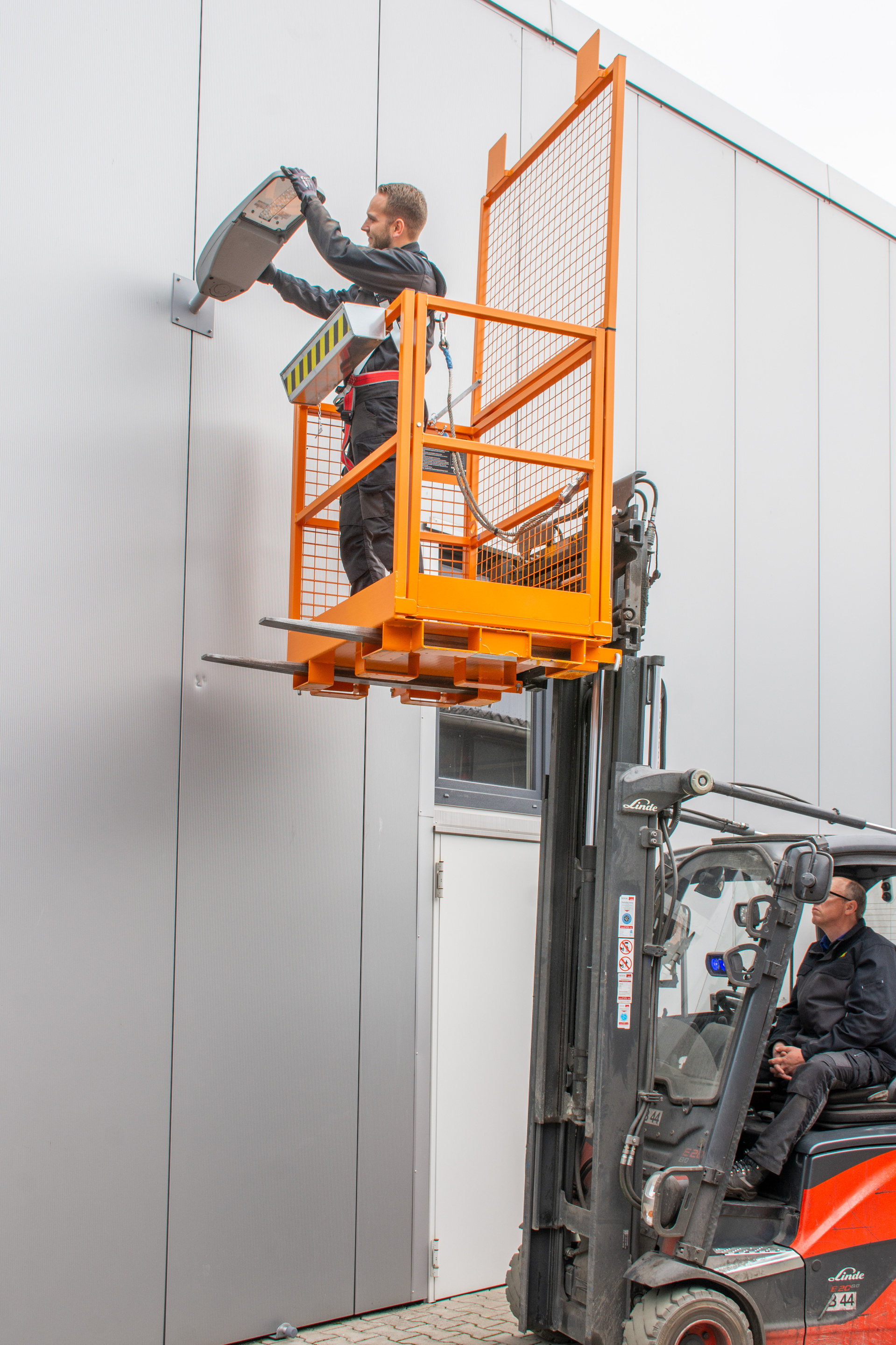 Arbeitsbühne MB-II (beidseitige Aufnahme möglich)