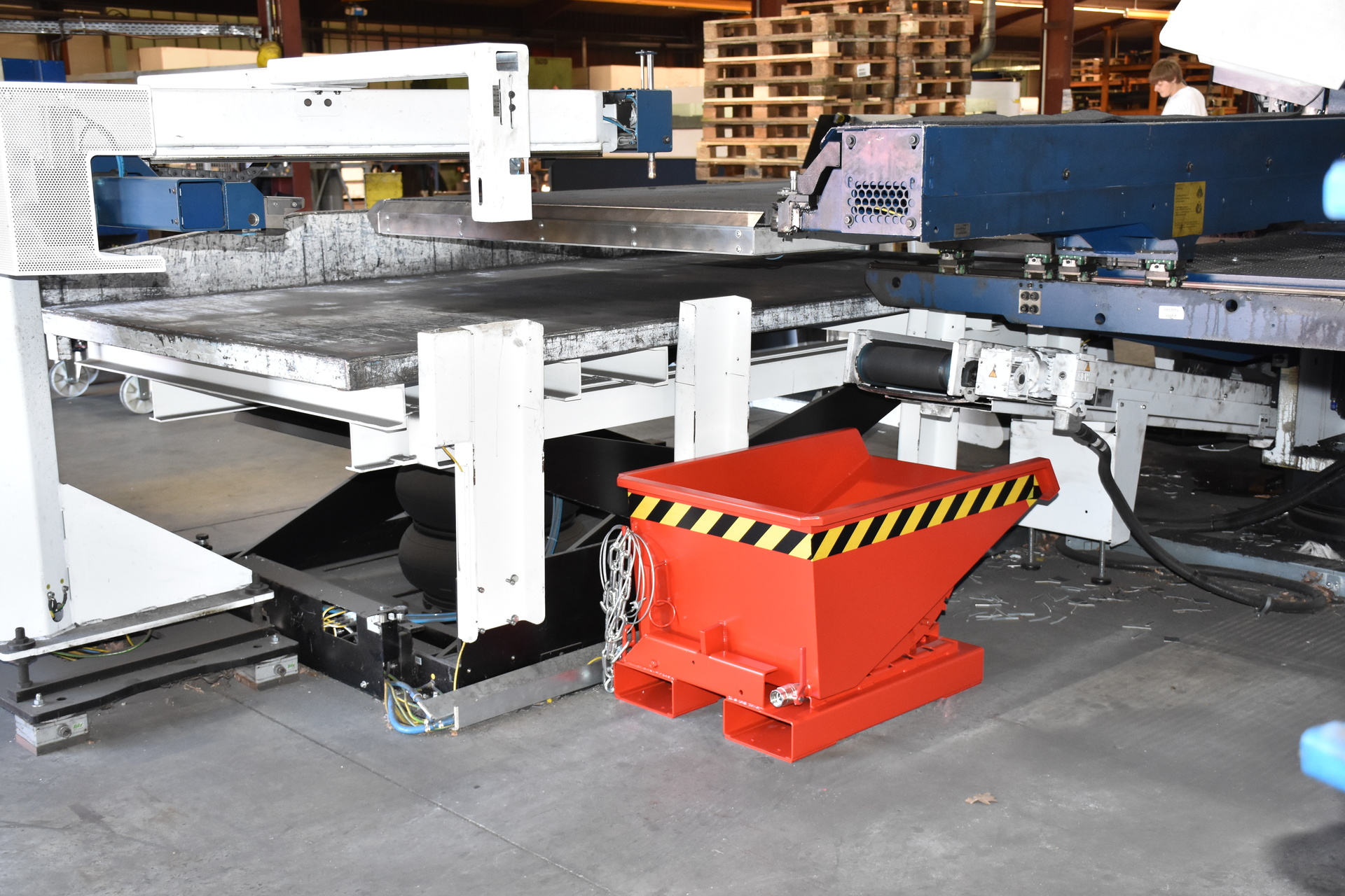 Späne-Kippbehälter EXPO-E mit Abrollmechanismus